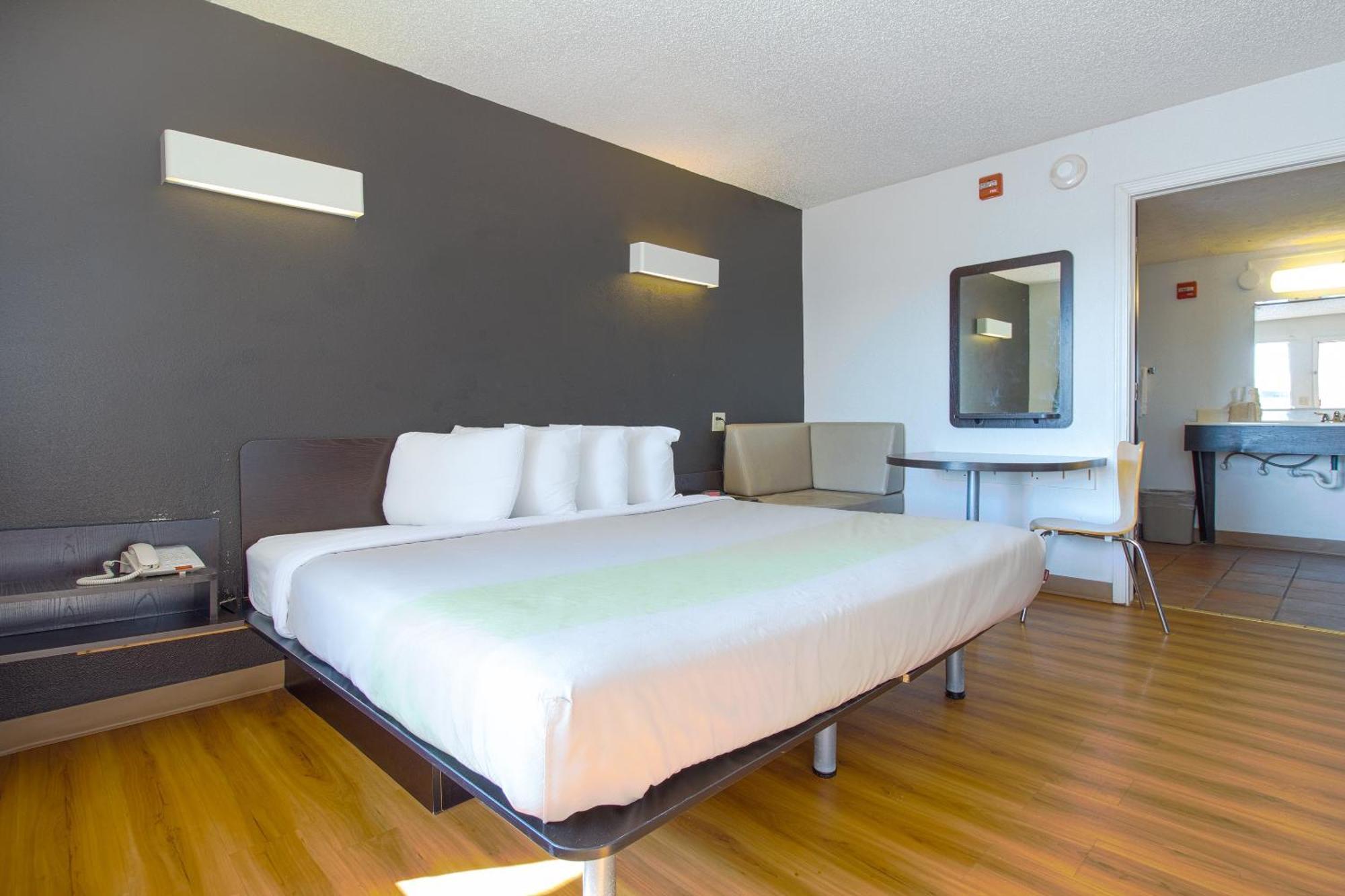 Studio Inn Extended Stay Oklahoma City Airport By Oyo Exteriör bild
