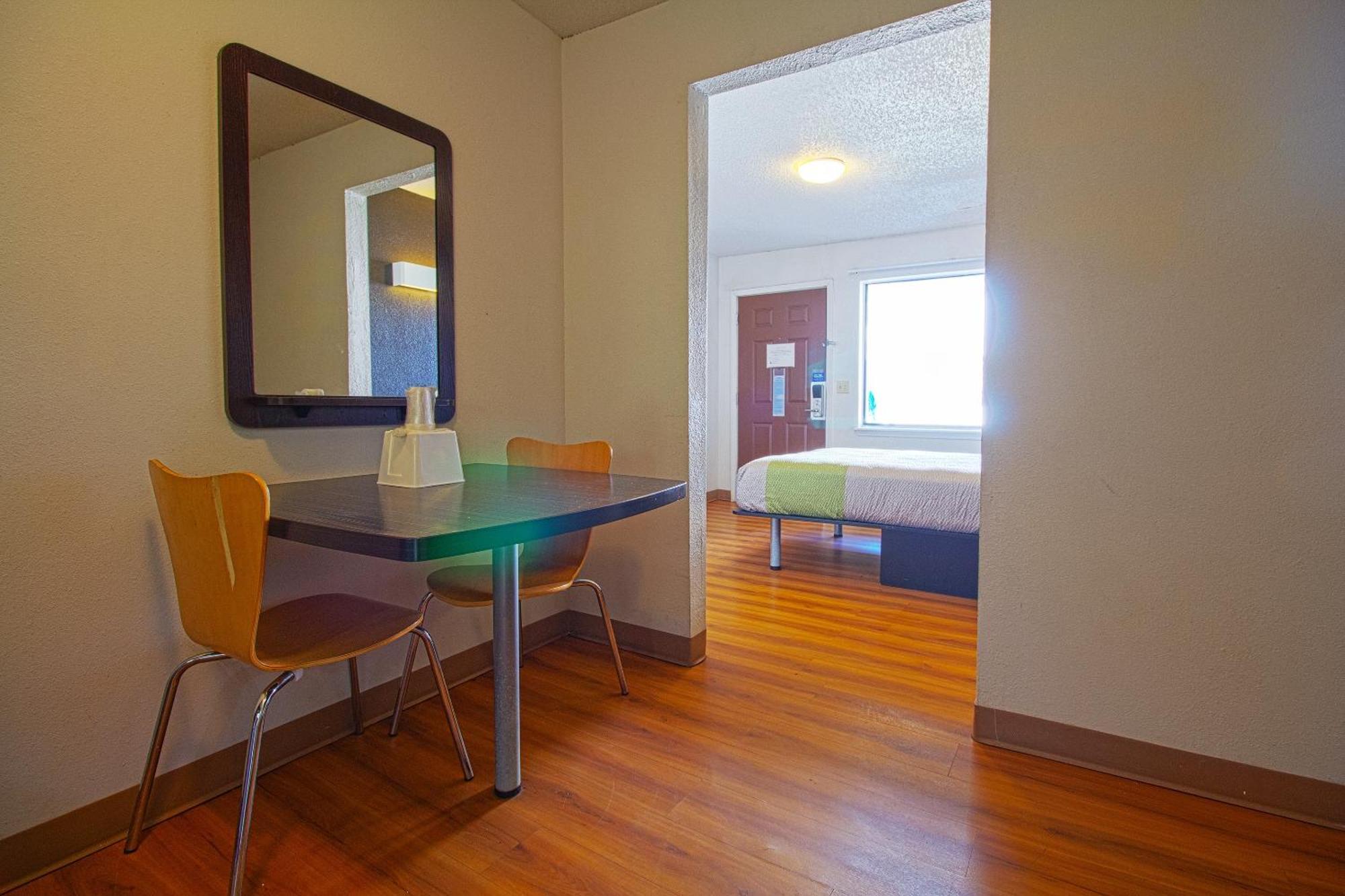 Studio Inn Extended Stay Oklahoma City Airport By Oyo Exteriör bild