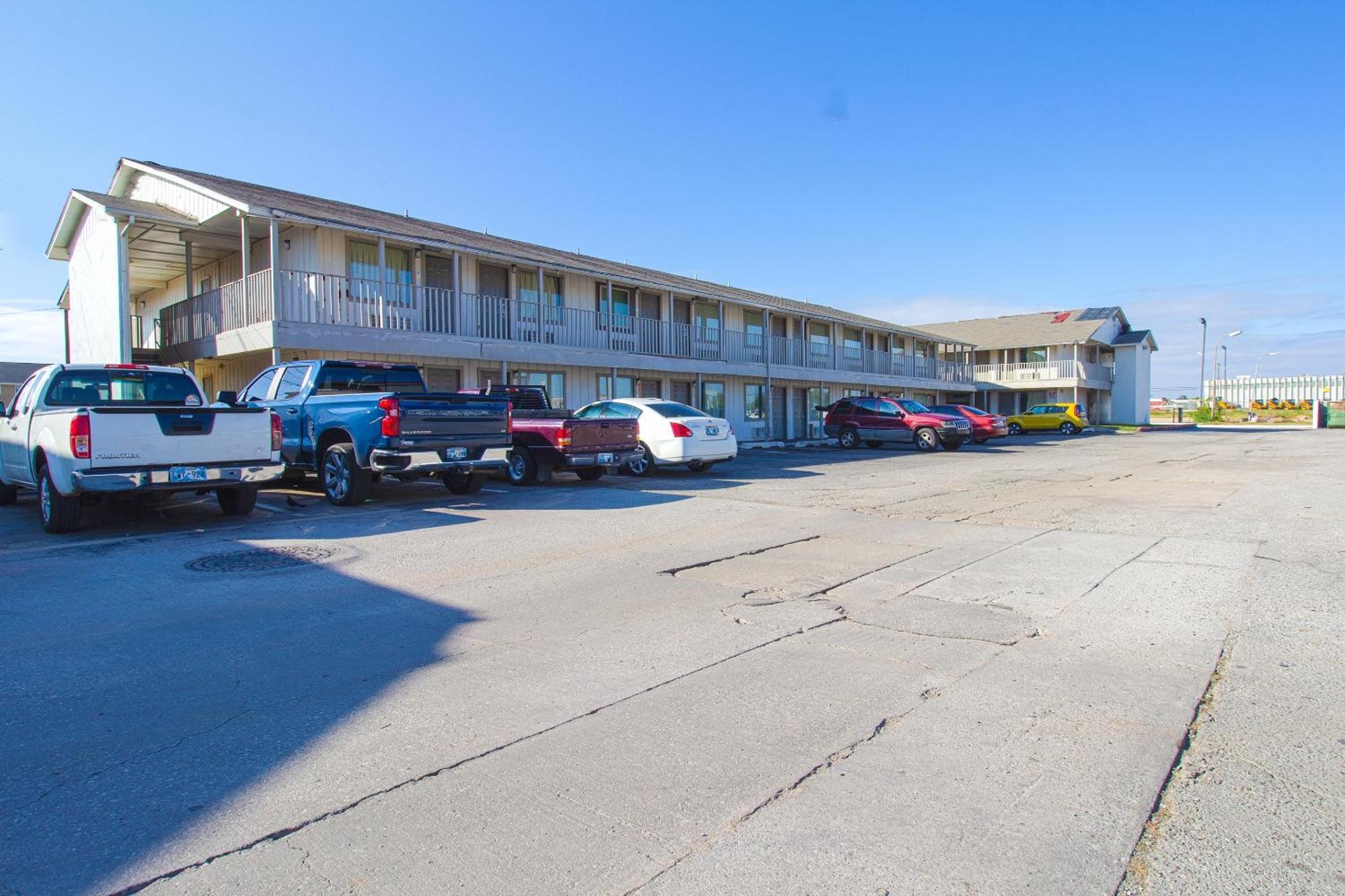 Studio Inn Extended Stay Oklahoma City Airport By Oyo Exteriör bild
