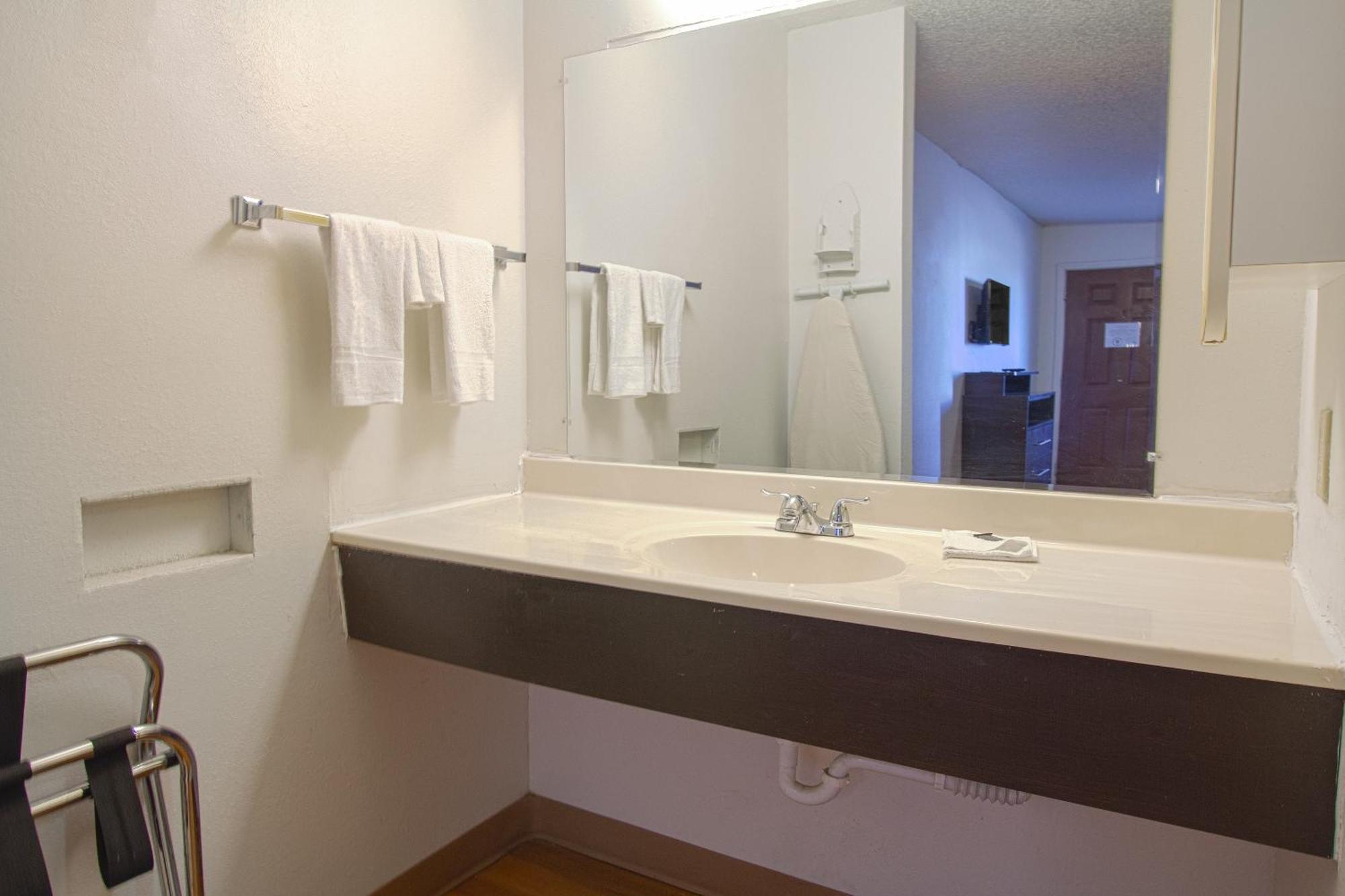 Studio Inn Extended Stay Oklahoma City Airport By Oyo Exteriör bild