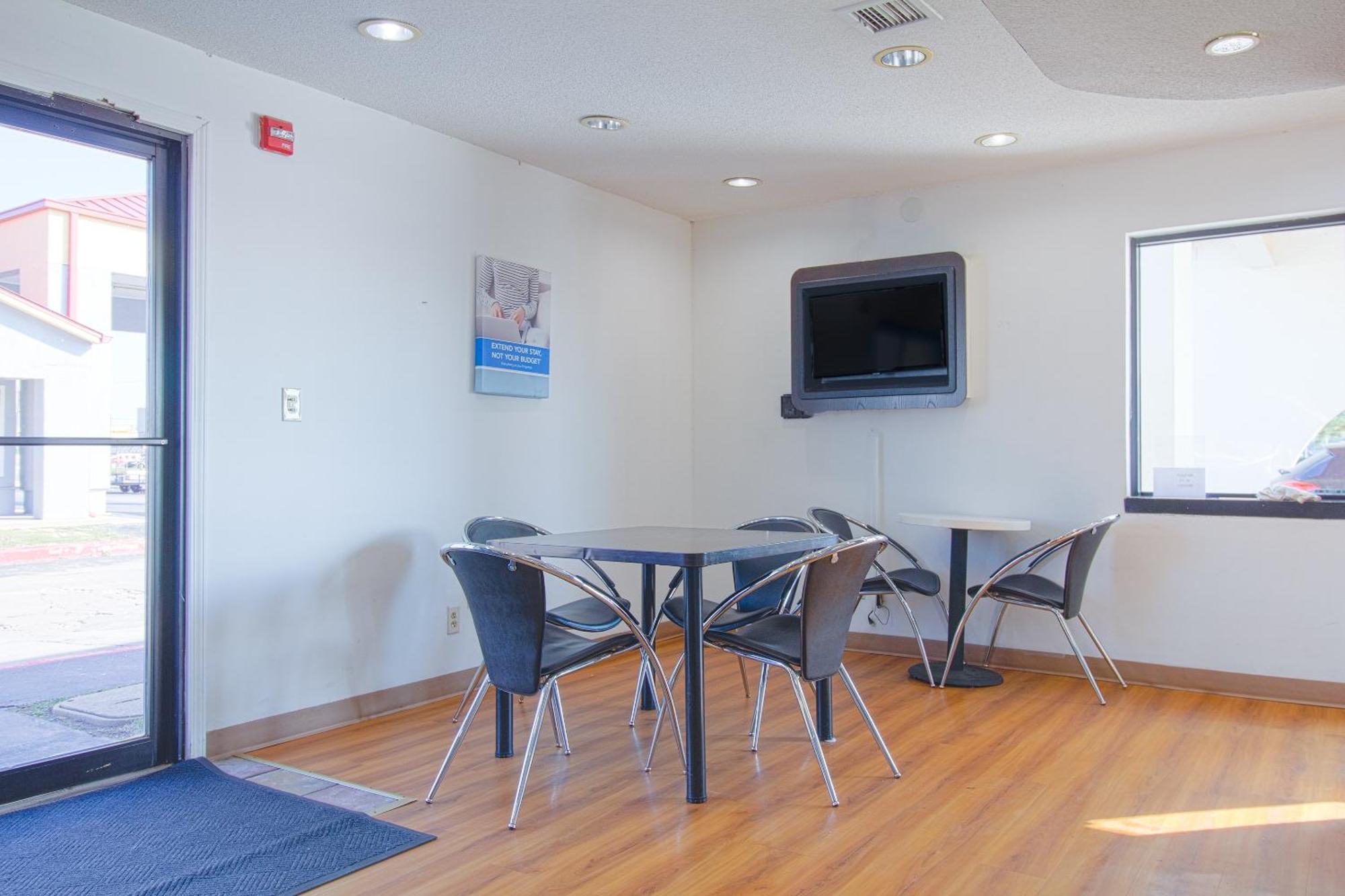 Studio Inn Extended Stay Oklahoma City Airport By Oyo Exteriör bild