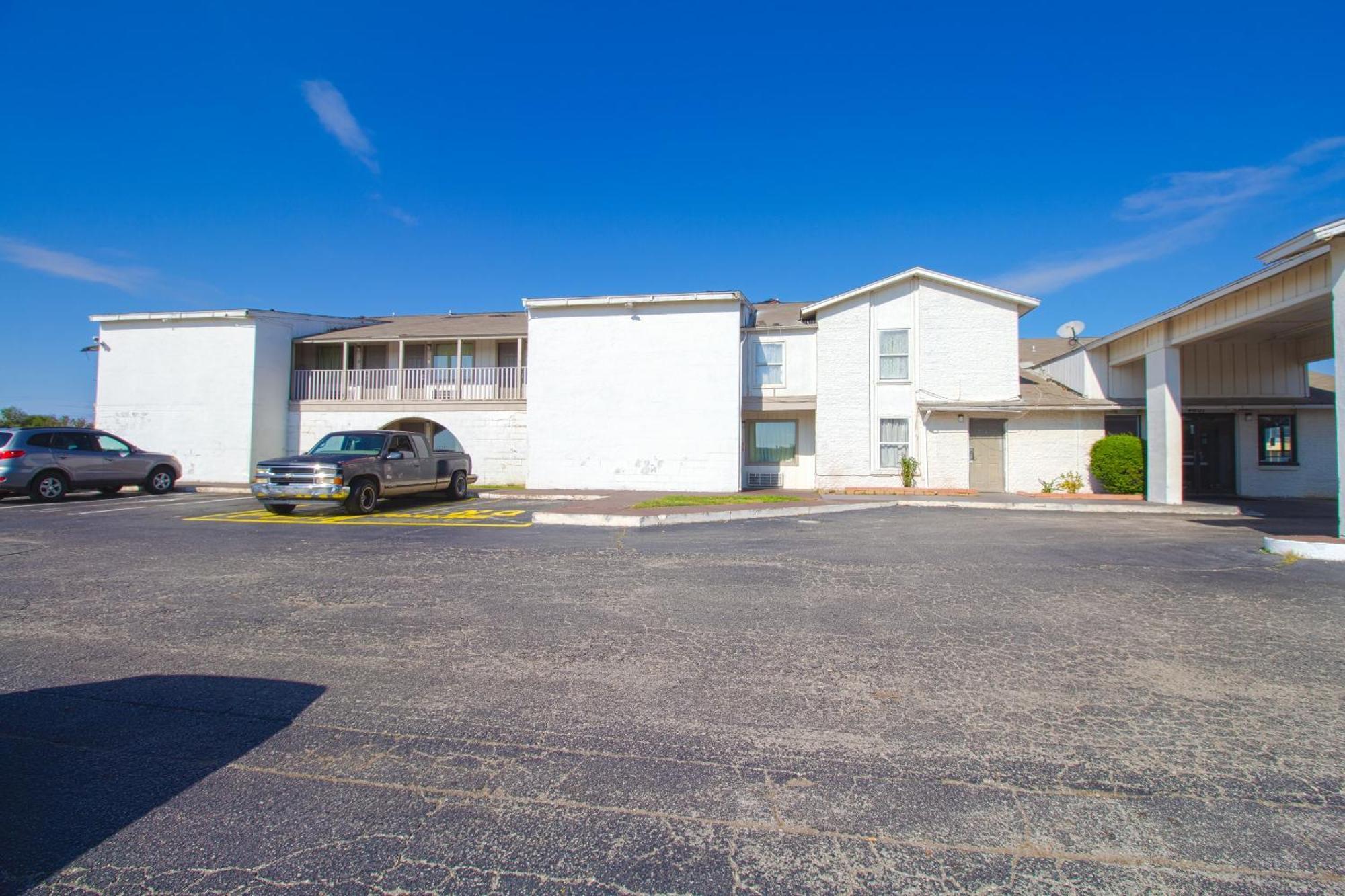 Studio Inn Extended Stay Oklahoma City Airport By Oyo Exteriör bild