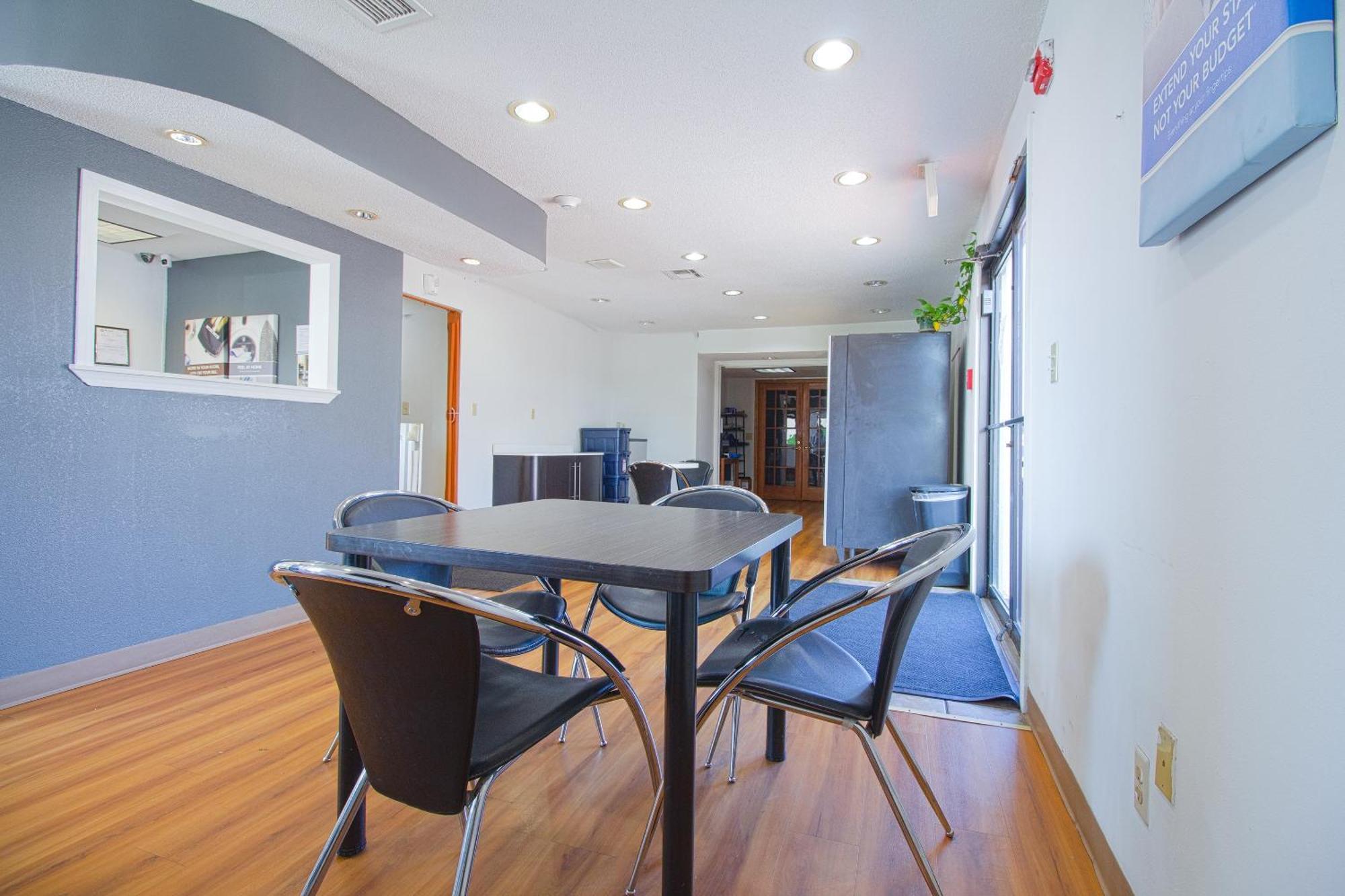 Studio Inn Extended Stay Oklahoma City Airport By Oyo Exteriör bild